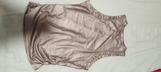 Conjunto Top Rosa Metálico y Falda Negra