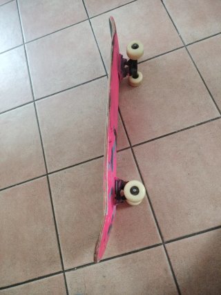 Tabla de skate rosa