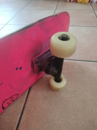 Tabla de skate rosa