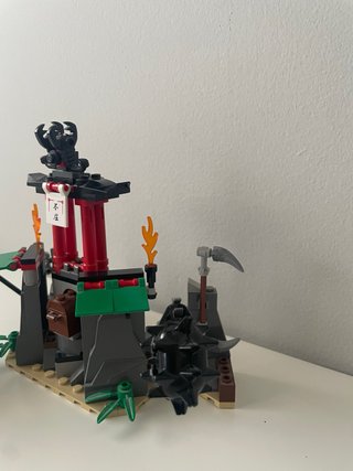 Lego Ninjago 2254 Mountain Shrine