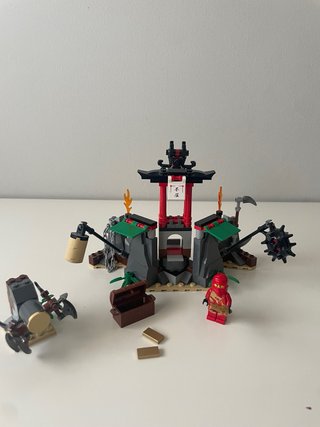 Lego Ninjago 2254 Mountain Shrine