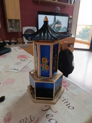 Cigarrera estilo pagoda japonesa