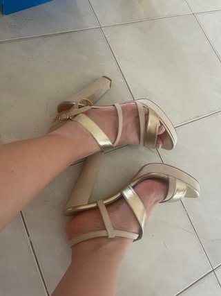 Sandalo donna oro e beige tacco alto n.40