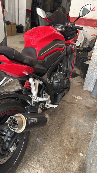 Honda CBR 650 R con Honda Plus Go