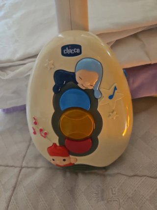 Móvil musical. Cuna bebé