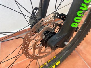 Bici Scott a doppia sospensione con telaio in alluminio e ruote da 29''