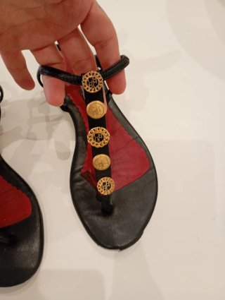 Sandalias CH Mujer Negras y Doradas
