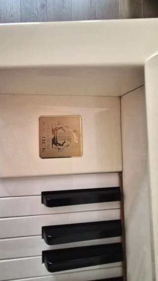 Piano Vertical Samick Blanco