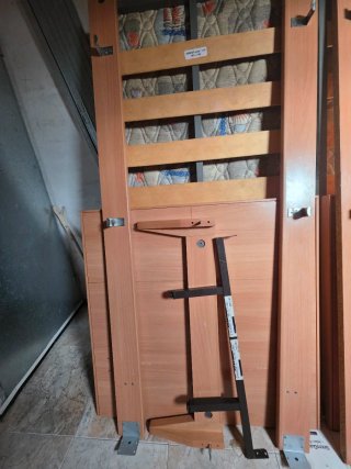 Dormitorio - 2 camas 90×1'90 +armario + mesilla