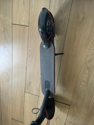 Patinete Eléctrico Rojo y Negro