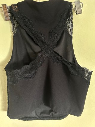 Top encaje negro Stradivarius