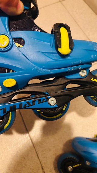 Patines en línea azules para niño