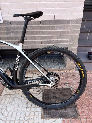 Bicicleta Ghost Lector WCR.9 in carbonio completo