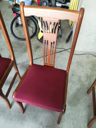 Sillas de madera tapizadas