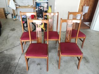 Sillas de madera tapizadas