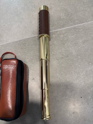 Catalejo Konus 25x30mm con funda