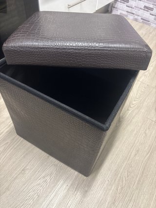 Pouf quadrato in similpelle marrone