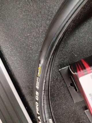 2 nuovi pneumatici da strada CST Tubeless 700x28C