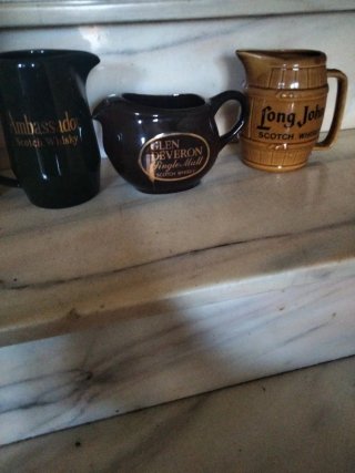 Jarras de whisky Ambassador, Glen Deveron, Logan,