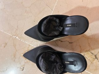 Zapatos de tacón negros para mujer