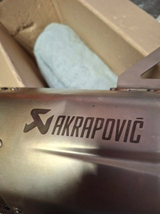 Scarico Akrapovic Carbonio e Titanio