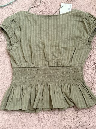 Top Stradivarius Verde Oliva