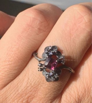 Anello in argento con spinello rosa