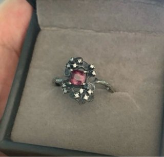 Anello in argento con spinello rosa
