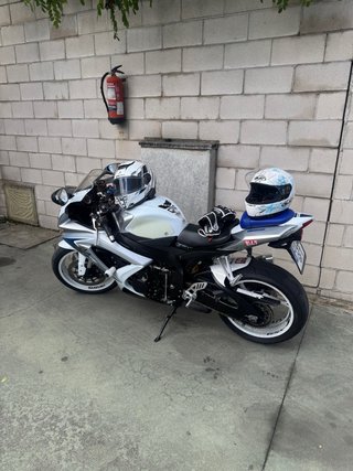 Suzuki GSXR 600 K8 Plata/Blanca