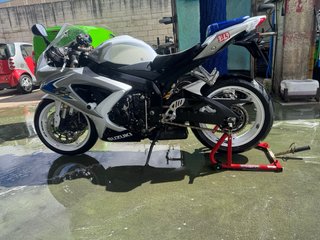 Suzuki GSXR 600 K8 Plata/Blanca