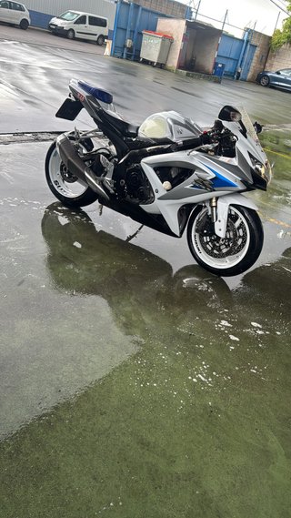 Suzuki GSXR 600 K8 Plata/Blanca