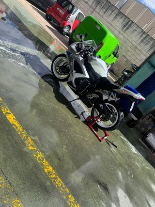 Suzuki GSXR 600 K8 Plata/Blanca