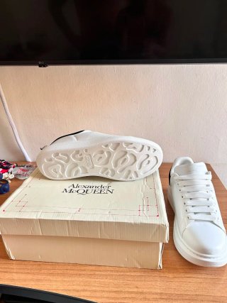 Alexander McQueen Sneakers Bianche Nere