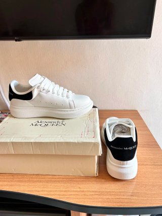 Alexander McQueen Sneakers Bianche Nere