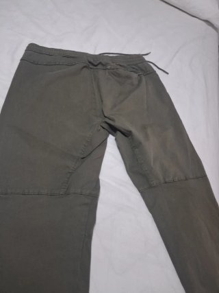 Pantalón Pull&Bear verde militar talla XL