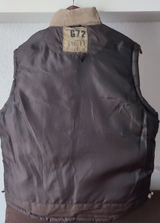 Chaleco acolchado marrón y beige
