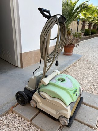 Robot Limpiafondos Hayward eVAC