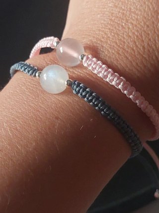 Pulsera macramé  con piedra natural.