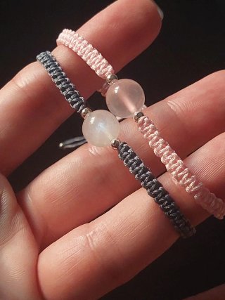 Pulsera macramé  con piedra natural.
