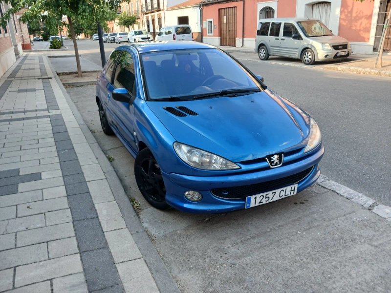 Peugeot 206 2003 - foto 1