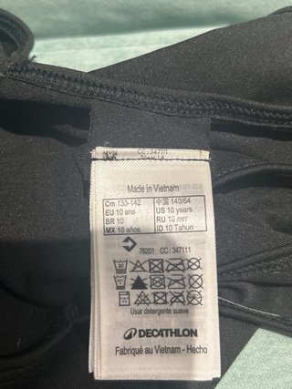 Maillot negro con brillantes para niña