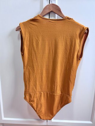 Body Zara Mostaza Talla S