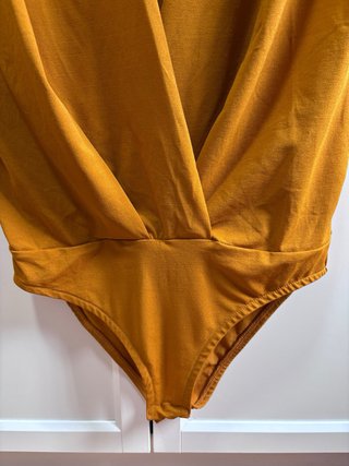 Body Zara Mostaza Talla S