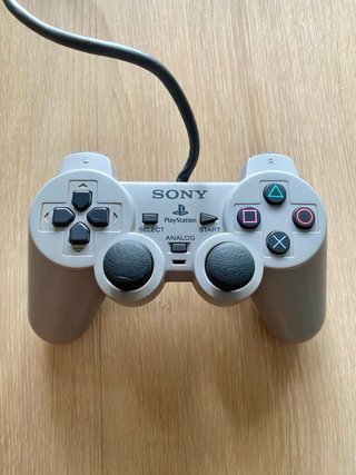 PlayStation 1 + 22 juegos y 2 mandos