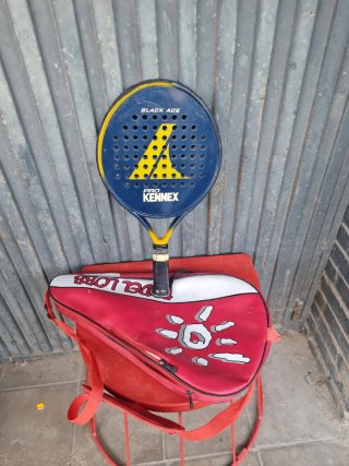 Raqueta pádel y funda KENNEX