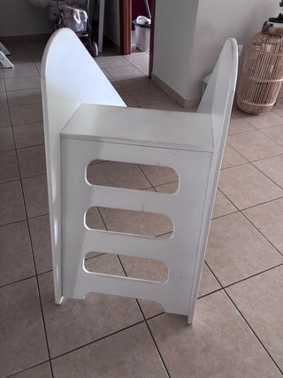 Tobogán de madera blanco