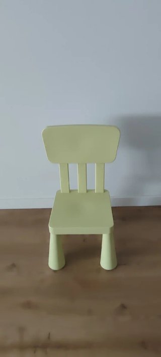 Mesa y 3 Sillas IKEA Infantil