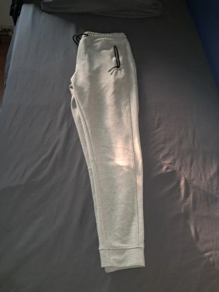 Pantalón chándal gris Pull&Bear Talla M