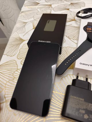 Samsung S23+ y Galaxy Watch FE
