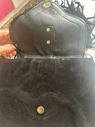 Bolso negro flecos terciopelo